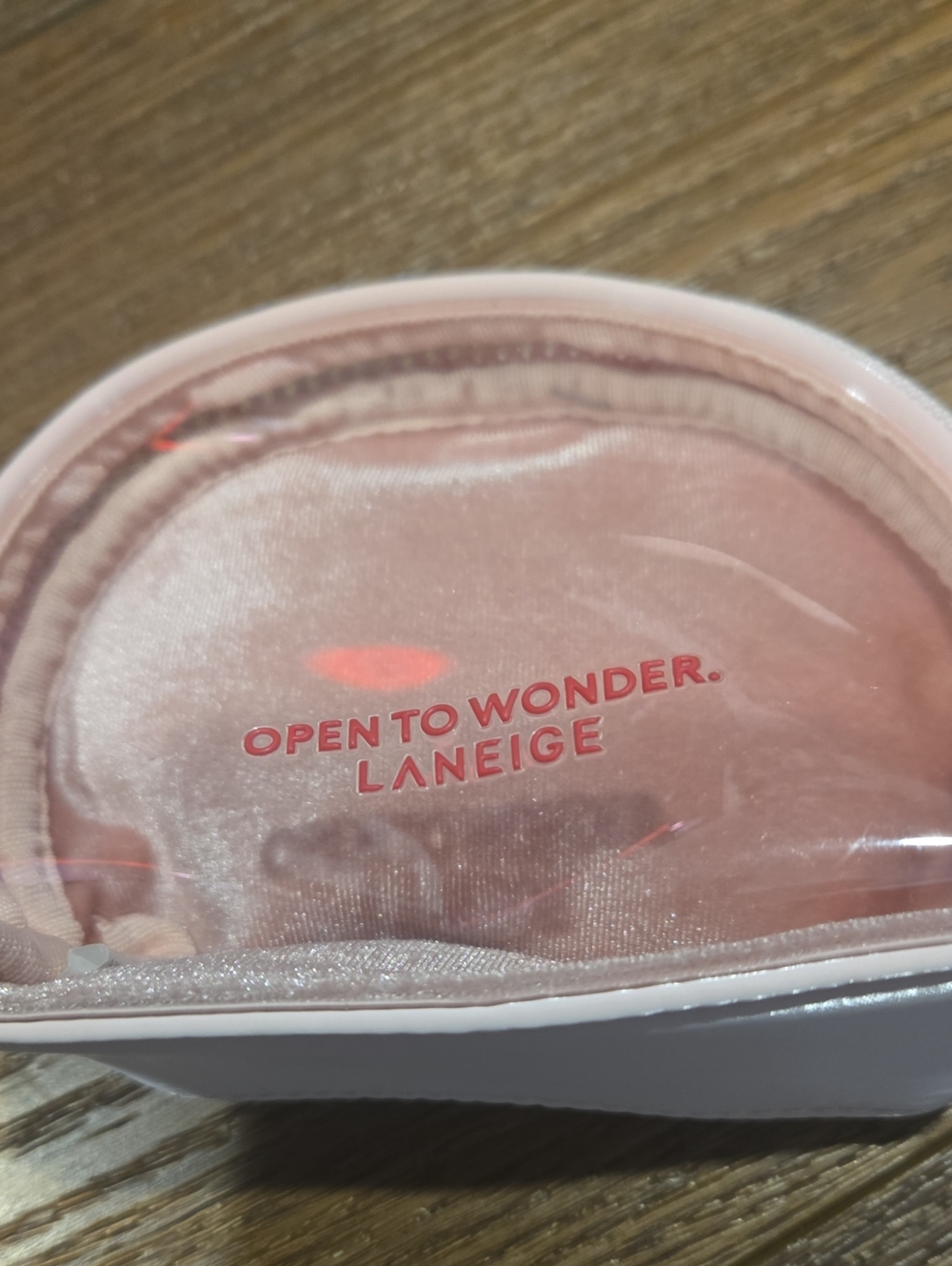 LANEIGE MINI MAKE UP POUCH... #8208